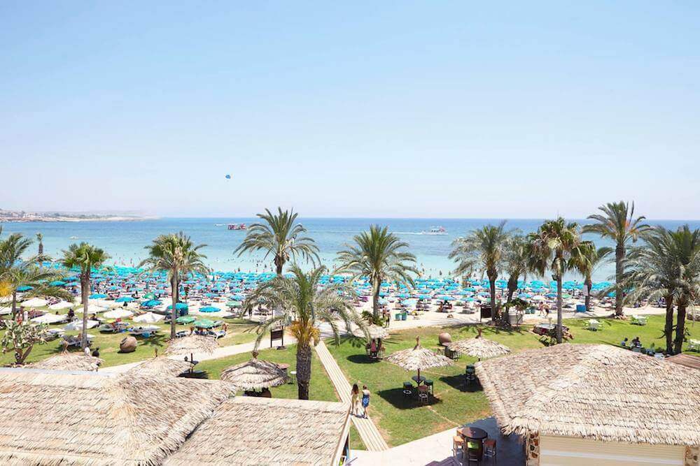 paradiso-beach-cyprus-singlereis